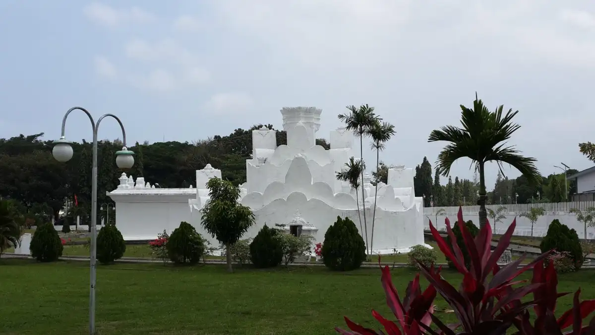 Gunongan Park