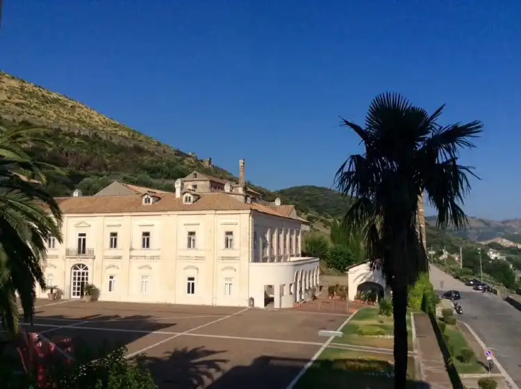 Hotel in zona Colonia di San Leucio di Caserta