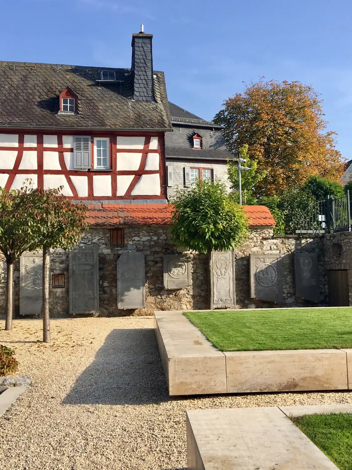 Các khách sạn gần Bischofliches Haus