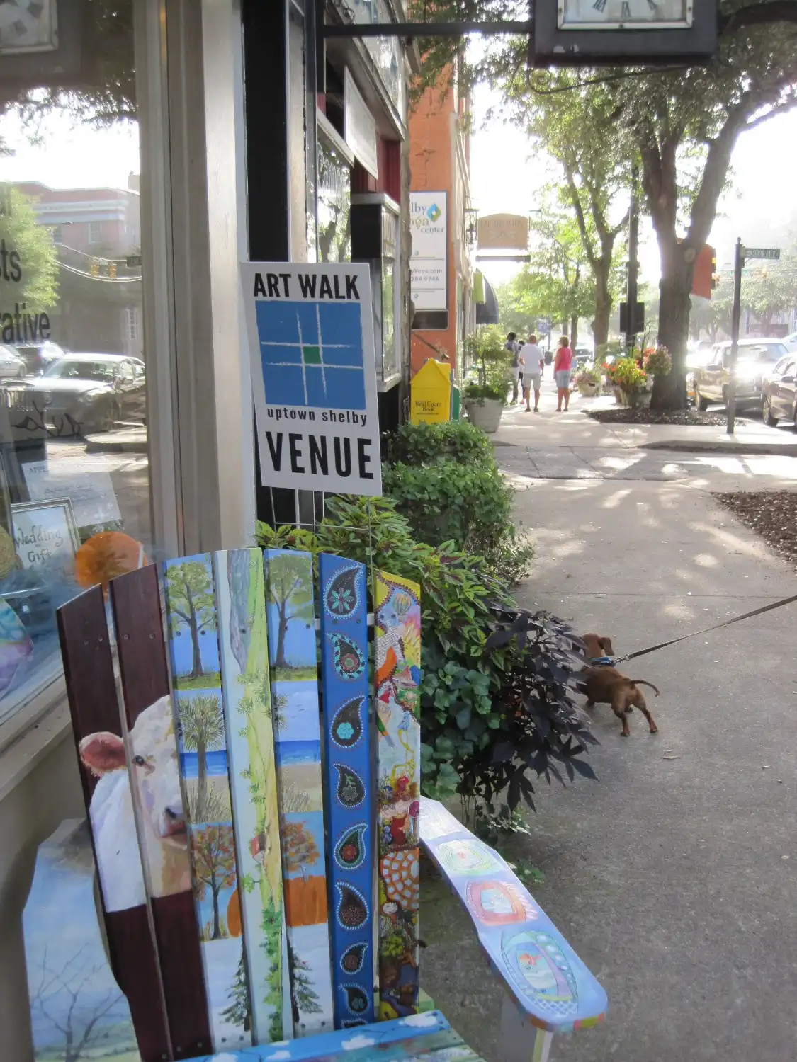 Hotels near Buffalo Creek Gallery