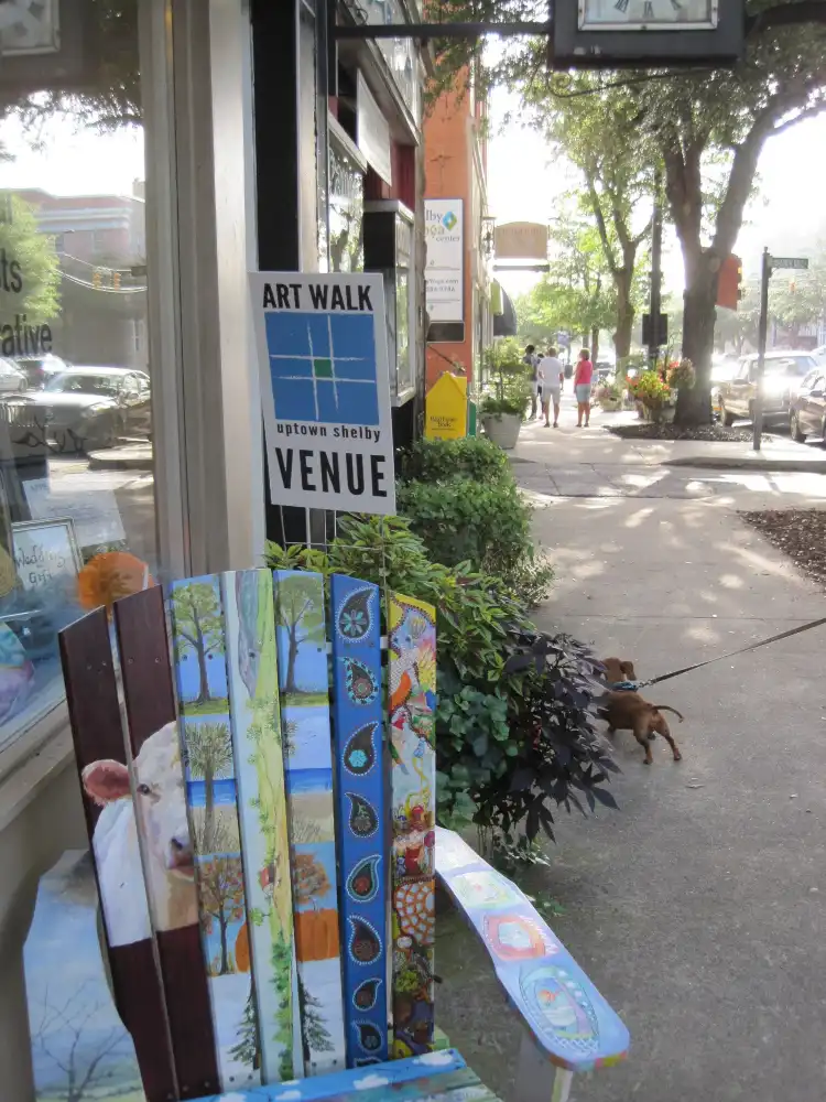 Hotels near Buffalo Creek Gallery