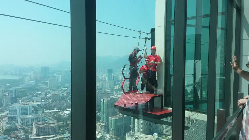 3_Rainbow Skywalk