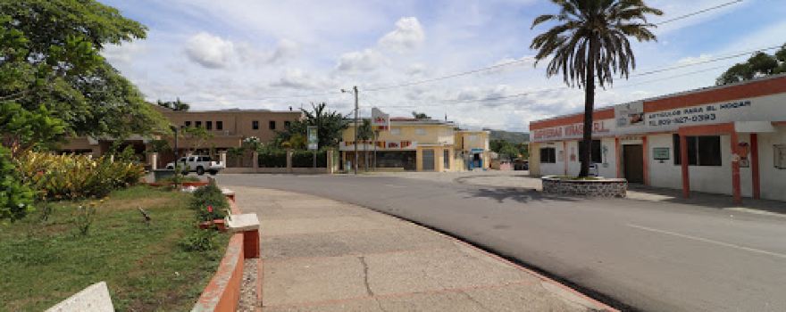 Municipal De Comendador Park