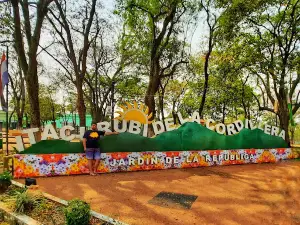 Plaza De Los Héroes- Itacurubi De La Cordillera