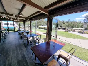 Paradise Country Farmhouse Restaurant