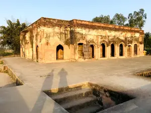 Baradari Wazirganj gonda