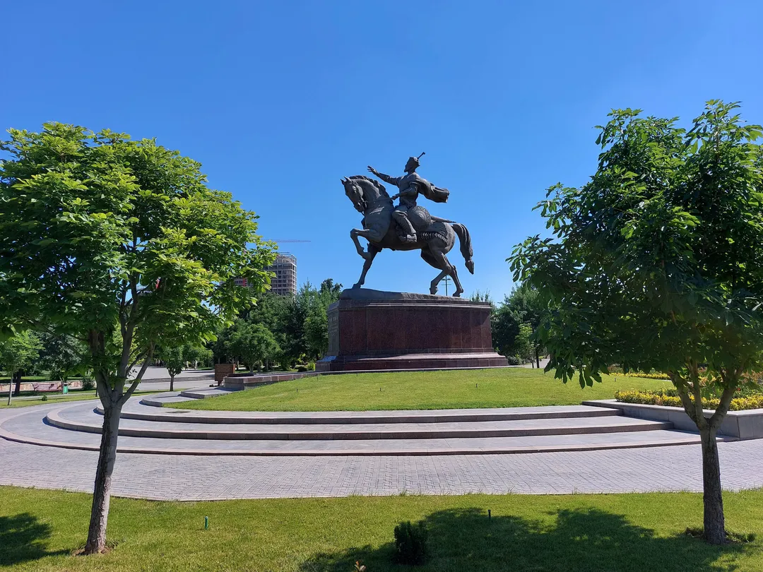 3_จัตุรัสอนุสาวรีย์อาเมียร์ ตีมูร์