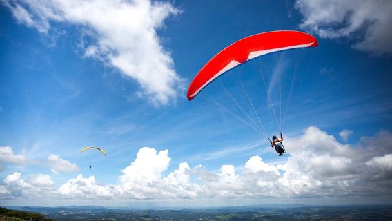 Paragliding In Bir Billing - HP Adventures