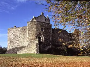 Dunstaffnage Castle and Chapel
