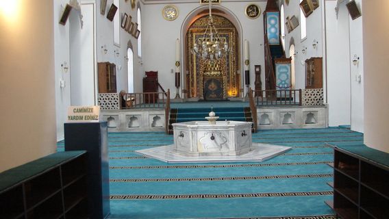 1. Murat Hudavendigar Mosque