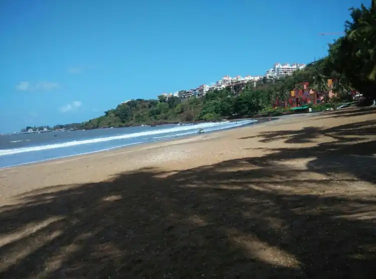 Hotels near Vainguinim Beach