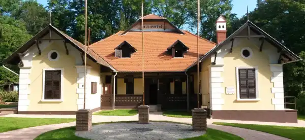 Hotels in Balatonfoldvar