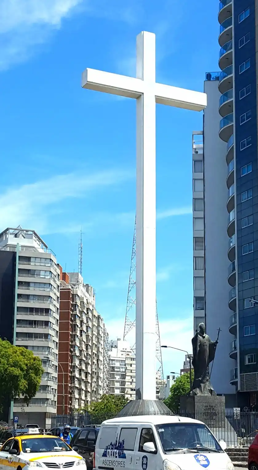 Hotel in zona Monumento a Juan Pablo II