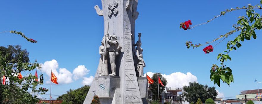 Tượng Đài Đăk Hà