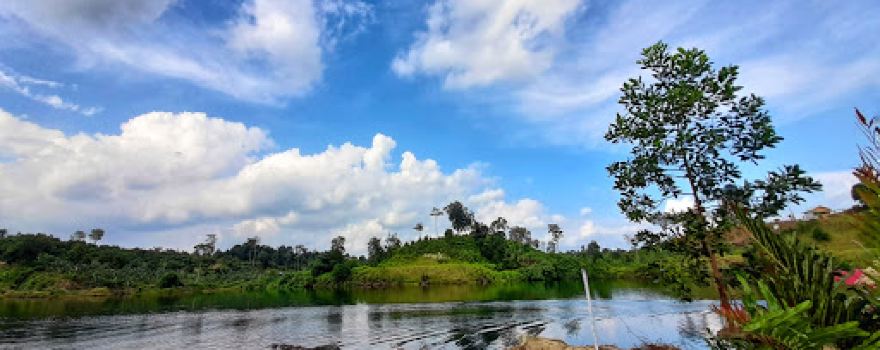 WISATA ALAM DANAU KEMBAR