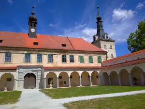 Zamek Uhercice