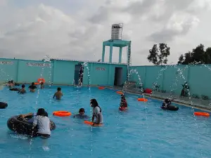 Kim Dung pool