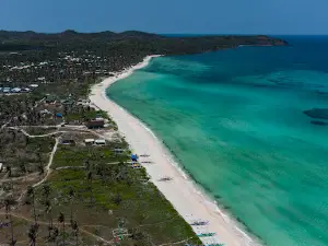 Tinintinan Beach