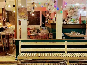 La Cambuse  ''Chez Carlotta''