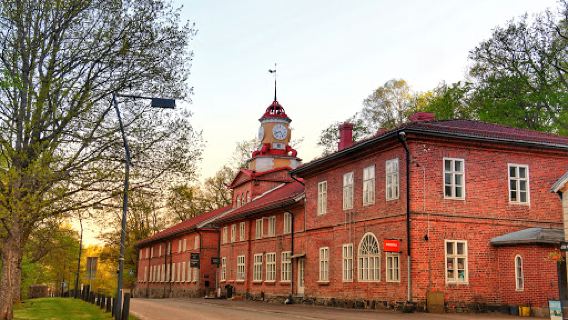 Fiskars Village Trail Center