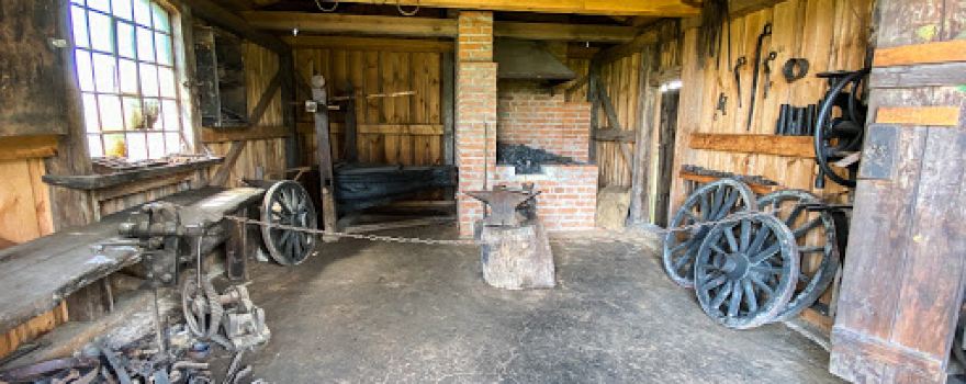 Skansen w Kwiatkówku i Grodzisko w Tumie