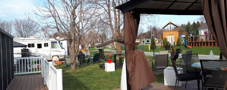 Domaine au fil du fleuve (camping saisonnier)