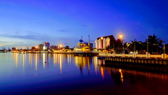 Losari Beach Platform