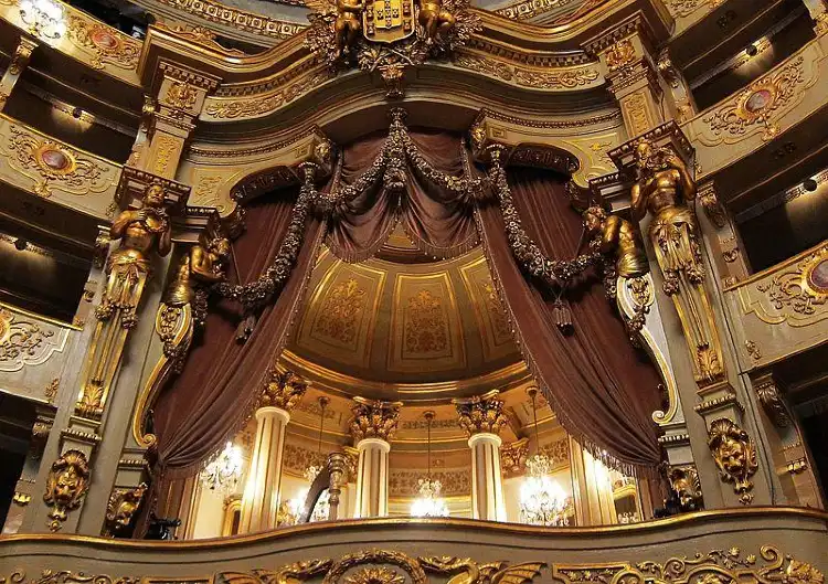 Hotels in der Nähe von Teatro Nacional de São Carlos