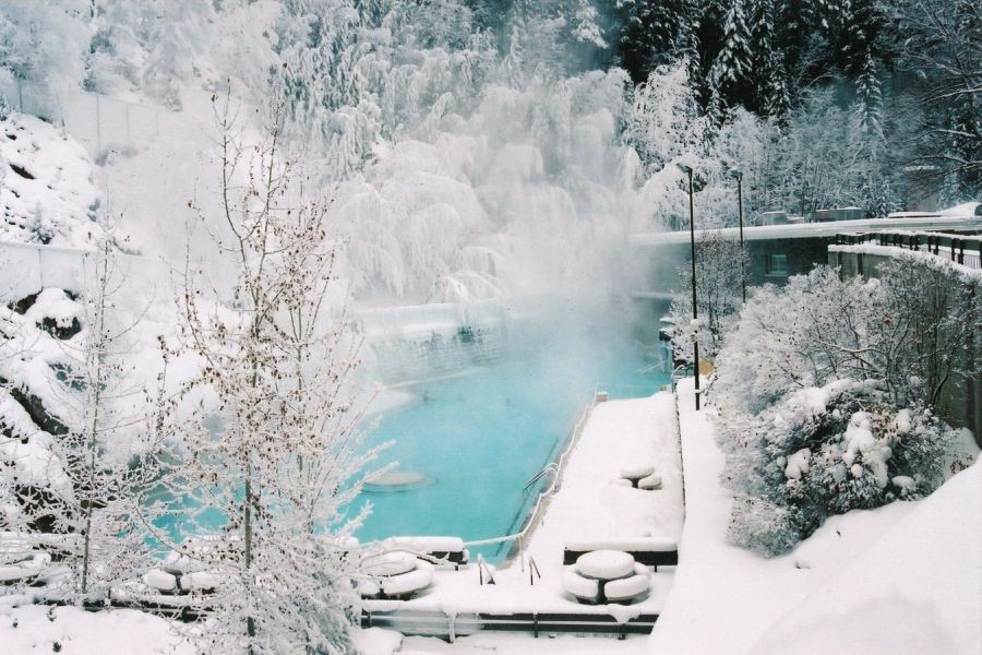 Radium Hot Springs