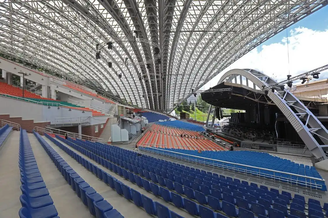 Hotels near Summer Amphitheatre
