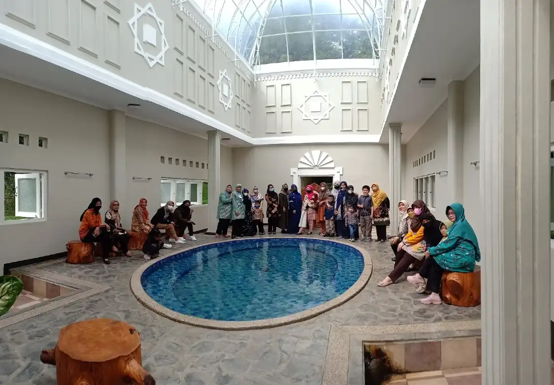 Hotels near Cipanas Presidential Palace