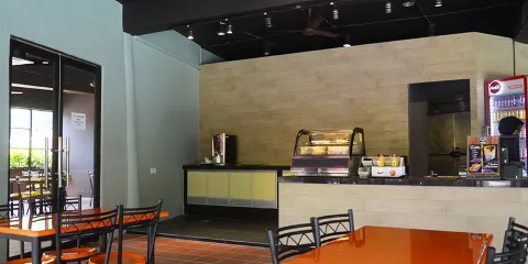 甘孟山城野生動物園