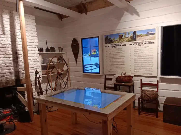 Các khách sạn gần Fredericton Region Museum