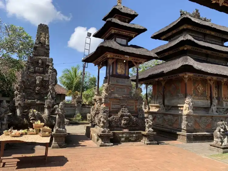 Hotels near Pura Penataran Sasih