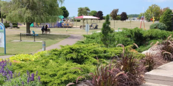 HH Knoll Lakeview Park