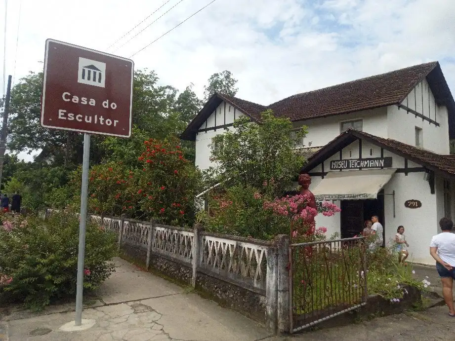 Hotels near Casa do Escultor Ervin Curt Teichmann