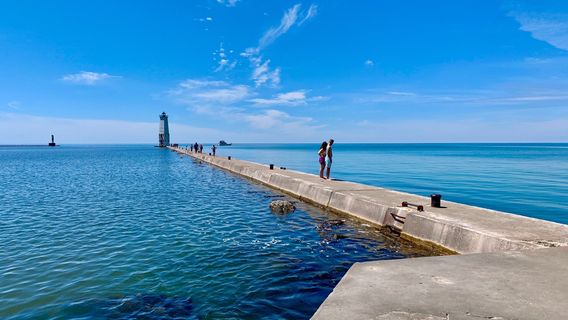 Frankfort Public Beach And Playground
