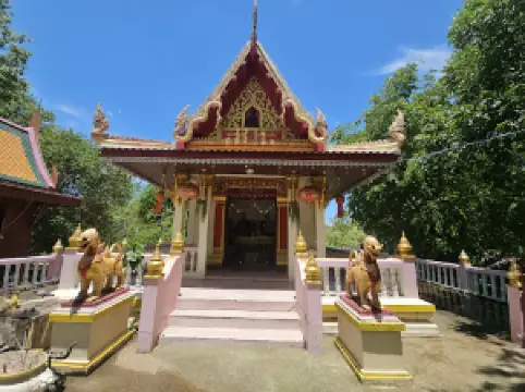 Wat Doi Khoi Khao Kaeo, Tak City: Ancient Temple Ruins Rebuilt