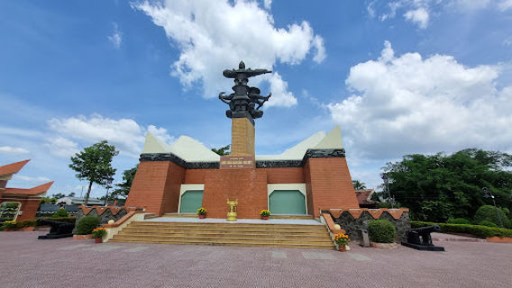 Victory monument Rach Gam - Xoai Mut
