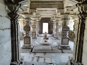 Old Chalukya era Temple, Velapur