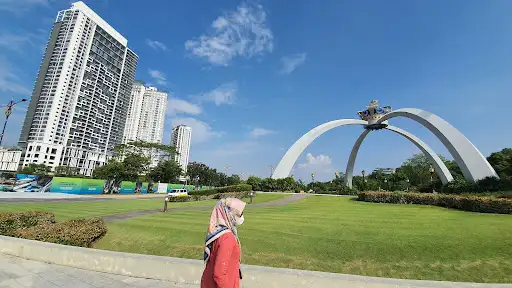 Laman Mahkota Istana Bukit Serene