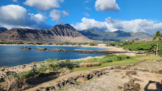 Pōkaʻī Bay Beach Park