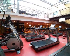 香港-梅尼爾阿梅羅 機票酒店 自由行