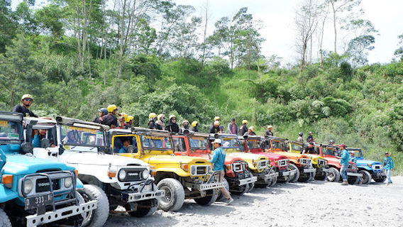 Merapi Jeep Land Cruiser Lava Tour Basecamp