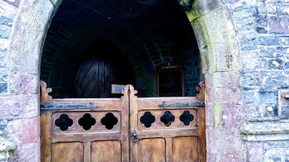 Llandingat Church/Eglwys Llandingad