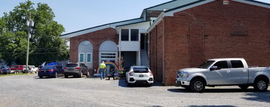 The Ice House:Wellness & Community