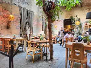 Taverna