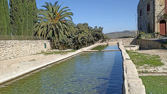 Fontana Novi Cannola (Fontana dei Nove Cannoli)