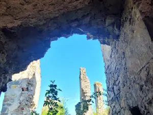 Ruiny zamku w Majkowicach