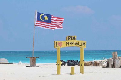 Mengalum Island